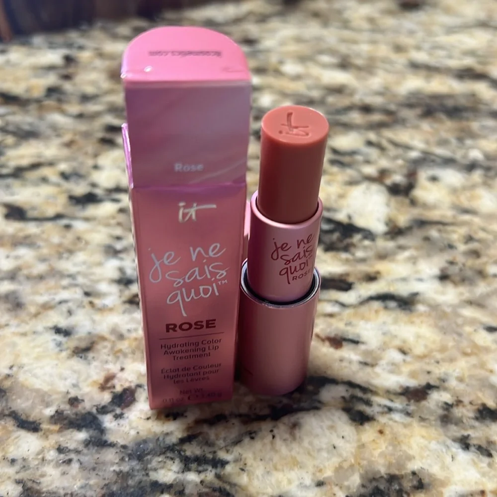 ♣️🌙It Cosmetics Je Ne Sais Quoi Rose Lip Treatment